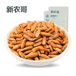 新農(nóng)哥手剝松子