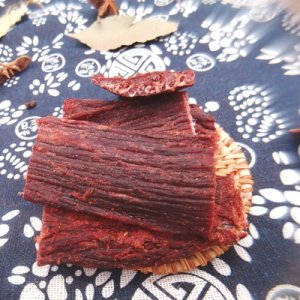 四川風味特產(chǎn)麻辣肉干手撕牛肉干OEM/ODM